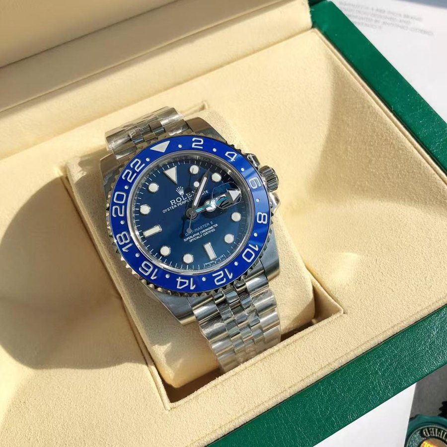 GMT-Master II Deep Blue Bezel & Dial - Jubilee — Deep Blue Ceramic Bezel Blue Dial (Ref Z017)