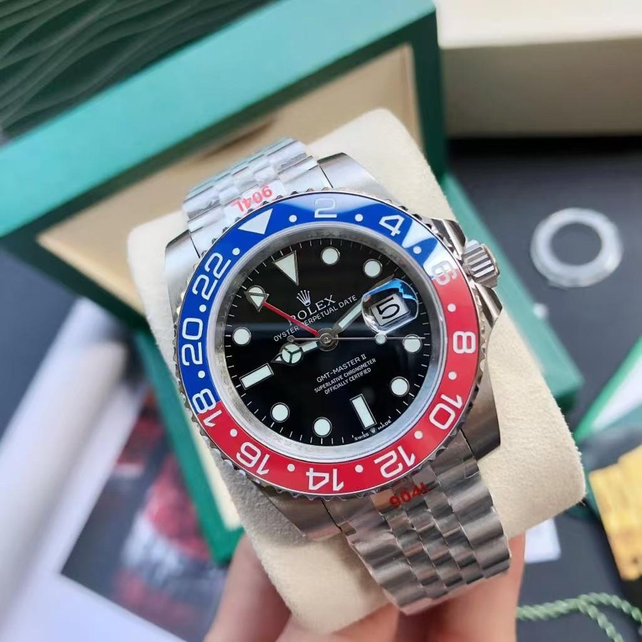 GMT-Master II 'Pepsi' Red/Blue Bezel - Jubilee — Red and Blue Ceramic Bezel Black Dial (Ref Z011)