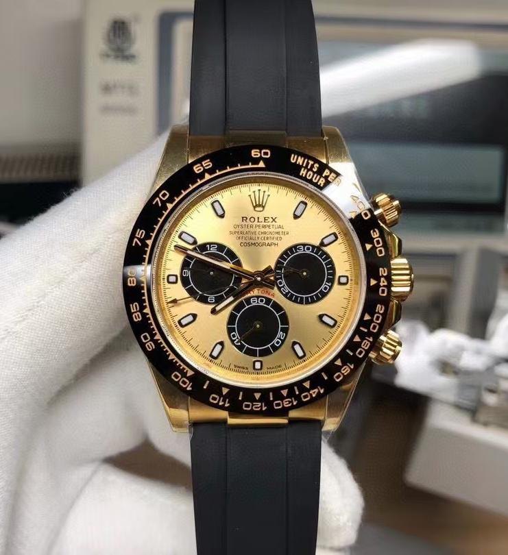 Daytona Yellow Gold Black Bezel Gold Dial - Oysterflex — Yellow Gold Black Bezel Gold Dial (Ref Z047)