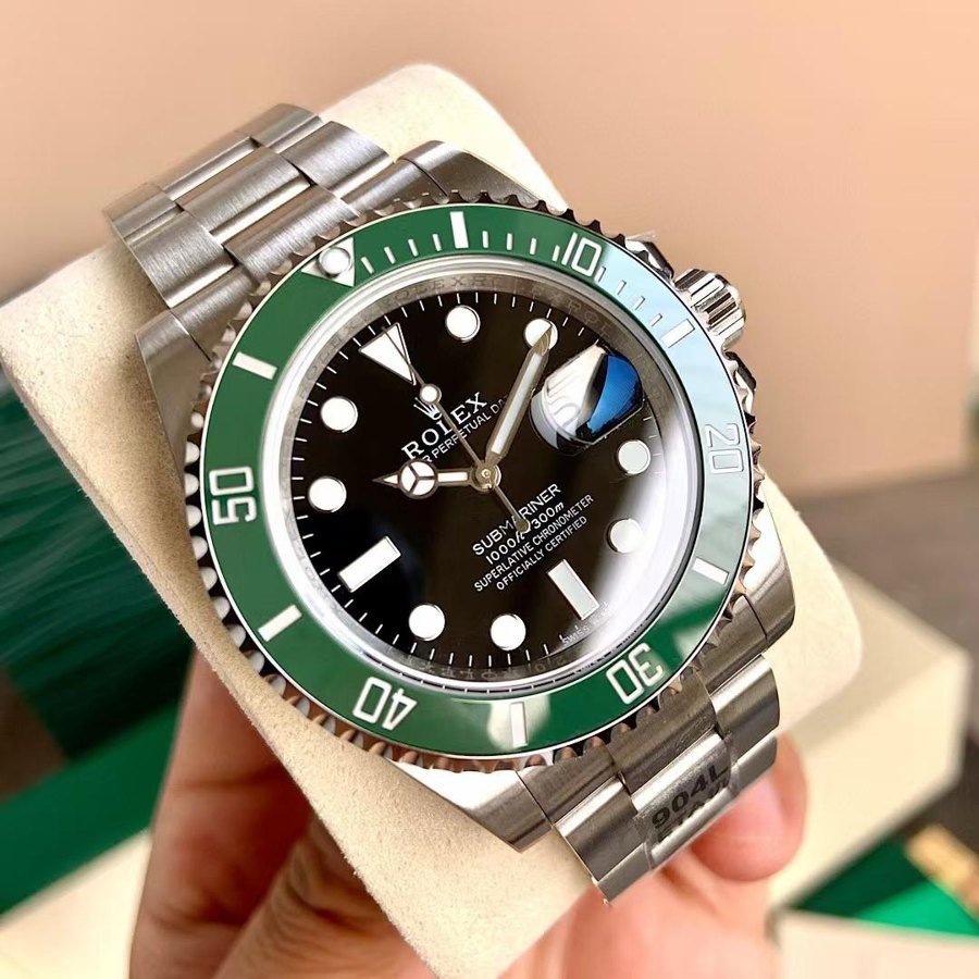 Submariner Date 'Kermit' Green Bezel Black Dial — Green Bezel Black Dial (Ref Z004)
