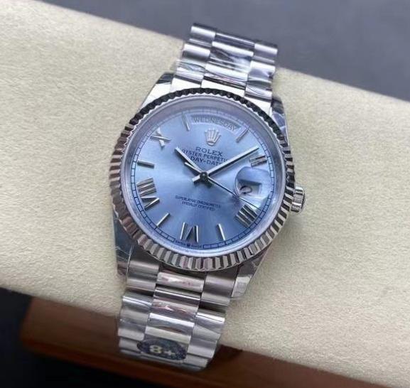 Day-Date 40 Presidential Royal Blue Roman Dial — Presidential Fluted Bezel Royal Blue Roman (Ref Z072)